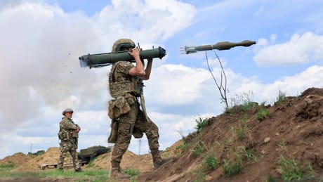 Liveticker Ukraine-Krieg – Armeechef: Russische Truppen führen offensive Gefechte an gesamter Front Liveticker Ukraine-Krieg – Armeechef: Russische Truppen führen offensive Gefechte an gesamter Front