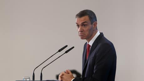 Spaniens Regierung unter Druck: Polizei durchsucht Parteizentrale der Sozialisten Spaniens Regierung unter Druck: Polizei durchsucht Parteizentrale der Sozialisten