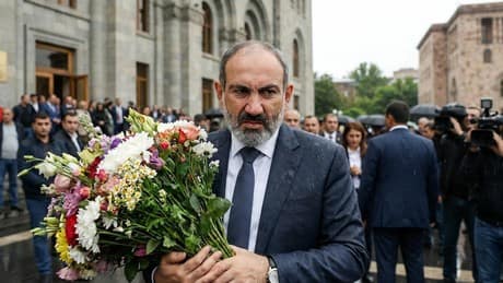 Moskau will Paschinjan durch die Blume zur Vernunft bringen Moskau will Paschinjan durch die Blume zur Vernunft bringen