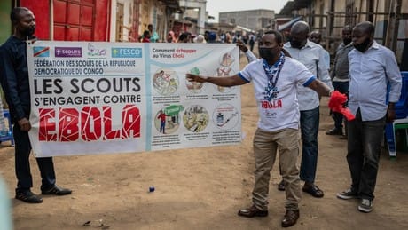 Angst vor Ebola: Kanada schickt Einreisende aus drei afrikanischen Ländern in Selbstisolation Angst vor Ebola: Kanada schickt Einreisende aus drei afrikanischen Ländern in Selbstisolation