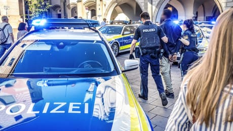 Ausländeranteil bei Sexualdelikten in Österreich auf Rekordhoch: 47,7 Prozent fremde Tatverdächtige Ausländeranteil bei Sexualdelikten in Österreich auf Rekordhoch: 47,7 Prozent fremde Tatverdächtige
