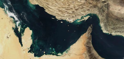 Irankrieg: Weitere Boote nahe Straße von Hormus attackiert Irankrieg: Weitere Boote nahe Straße von Hormus attackiert