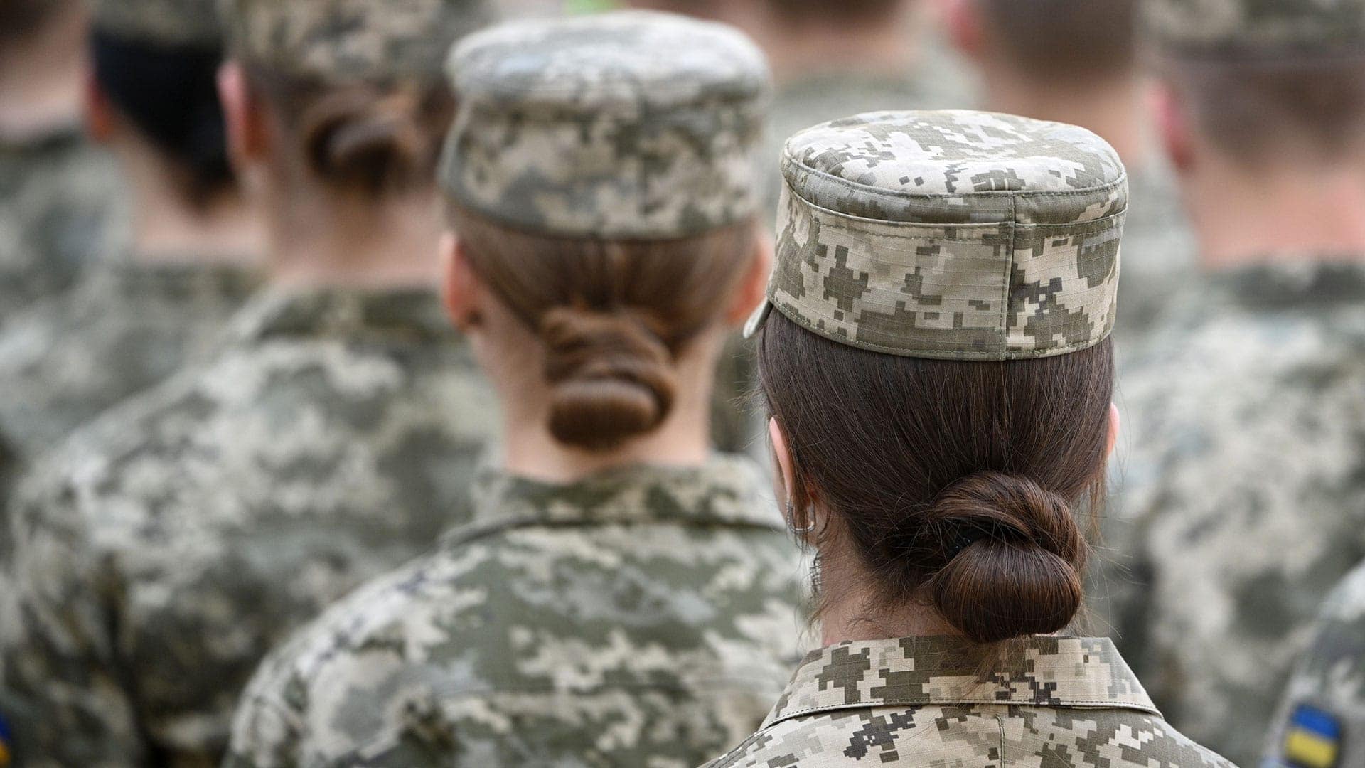 Ukraine-Krieg: Jetzt Frauen an die Front? | Von Rainer Rupp
