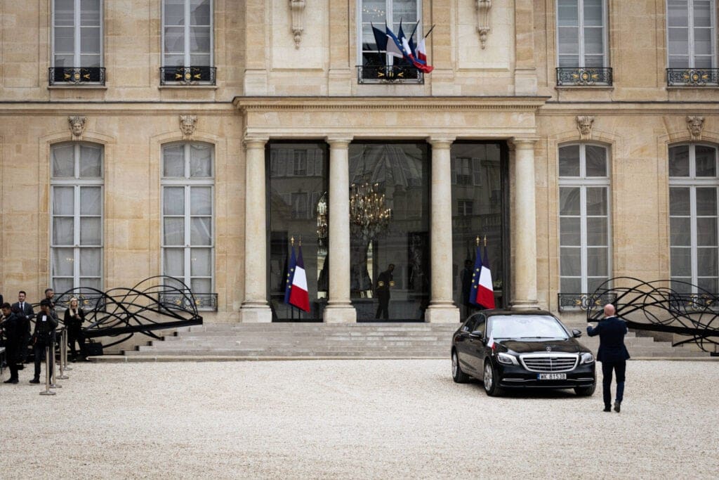Korruptionsverdacht: Ermittler durchsuchen Amtssitz von Emmanuel Macron Korruptionsverdacht: Ermittler durchsuchen Amtssitz von Emmanuel Macron