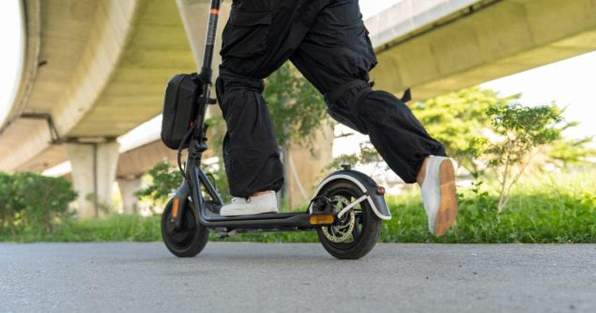 Frisierte E-Scooter, illegale Rennen, Crashs: Polizei rüstet für Pfingsten auf Frisierte E-Scooter, illegale Rennen, Crashs: Polizei rüstet für Pfingsten auf