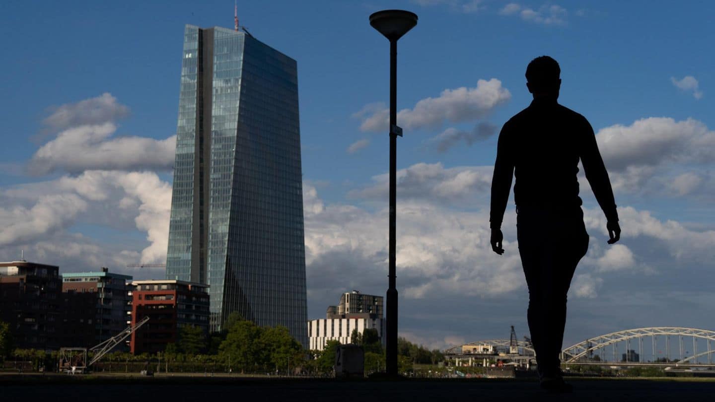 Leitzinsen: Gestiegene Inflation: EZB hebt Zinsen erstmals seit 2023 an Leitzinsen: Gestiegene Inflation: EZB hebt Zinsen erstmals seit 2023 an
