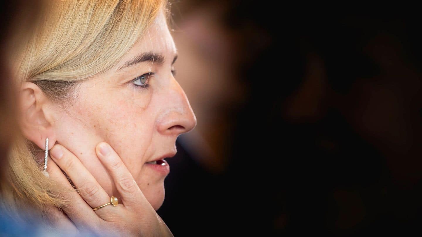 Finanzlöcher bei Pflege: Warkens Pflege-Reform trifft fast jeden | Capital+ Finanzlöcher bei Pflege: Warkens Pflege-Reform trifft fast jeden | Capital+