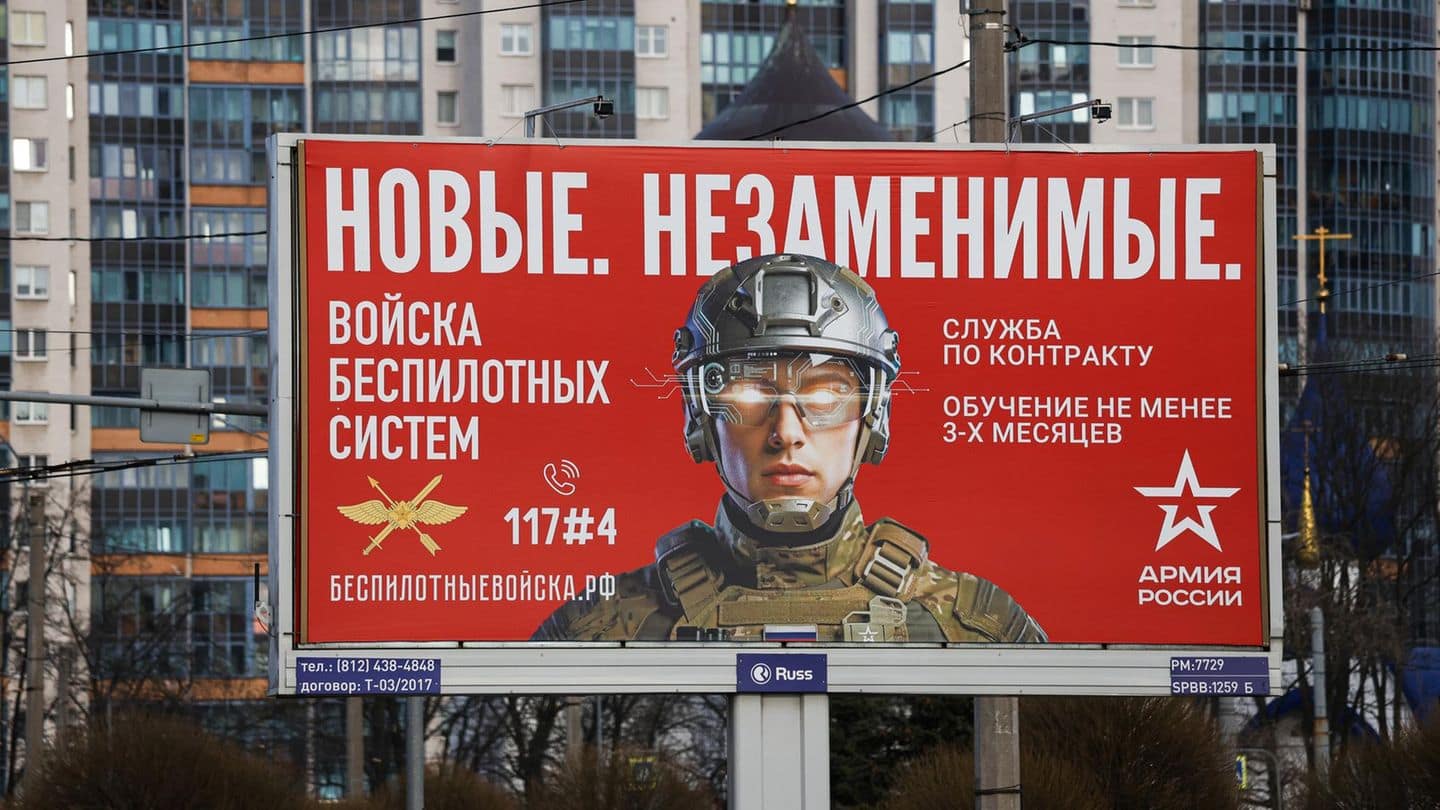 Putin wirbt um Soldaten: Jetzt können die Russen ihre Schulden an der Front bezahlen | Capital+ Putin wirbt um Soldaten: Jetzt können die Russen ihre Schulden an der Front bezahlen | Capital+