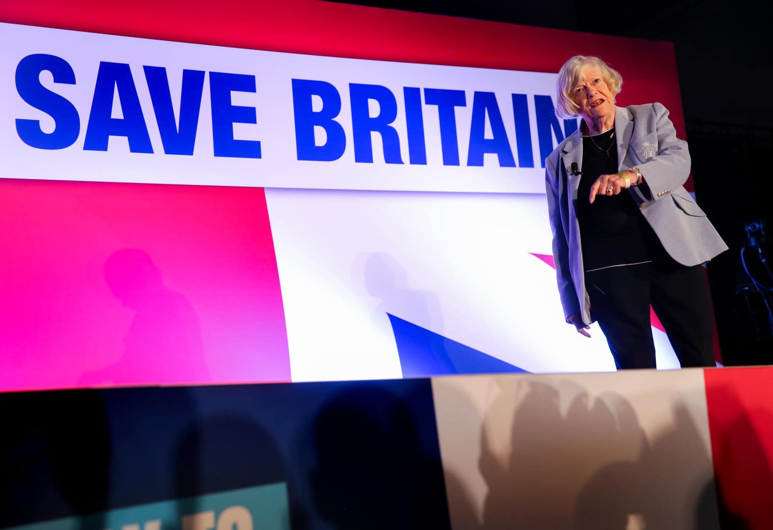 Schock in Großbritannien: Ex-Ministerin Widdecombe in ihrem Haus ermordet Schock in Großbritannien: Ex-Ministerin Widdecombe in ihrem Haus ermordet