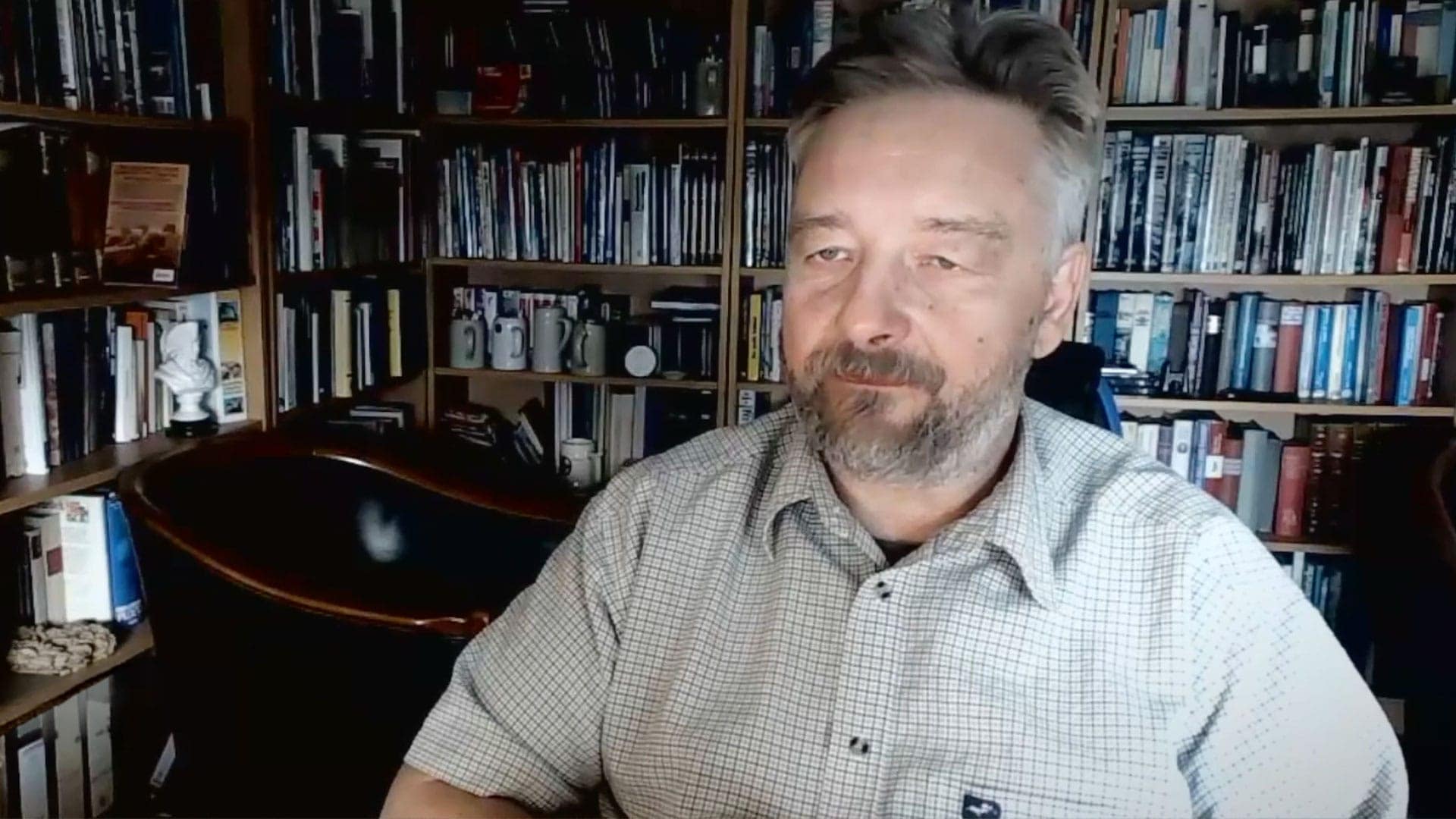 Im Gespräch: Thomas Meuter | KI-Tötungsmaschinen revolutionieren die Kriegsführung