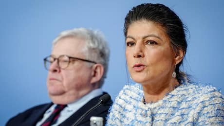 „Brandmauer ist Brandstiftung“: Wagenknecht spricht sich gegen Boykott der AfD aus „Brandmauer ist Brandstiftung“: Wagenknecht spricht sich gegen Boykott der AfD aus