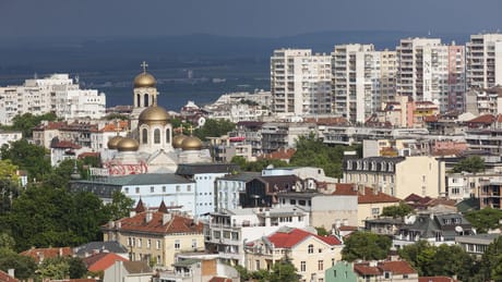 Russische Gymnastinnen haben Europameisterschaften in Bulgarien beinahe verpasst Russische Gymnastinnen haben Europameisterschaften in Bulgarien beinahe verpasst