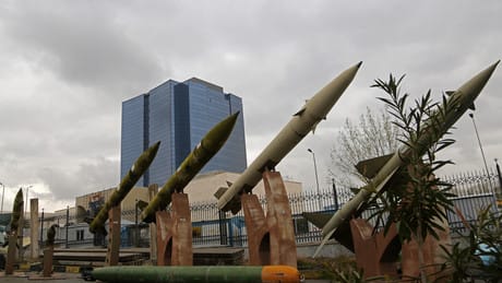 Liveticker Iran-Krieg – CNN: Teheran „buddelt riesige Mengen an Raketen aus der Erde“ Liveticker Iran-Krieg – CNN: Teheran „buddelt riesige Mengen an Raketen aus der Erde“