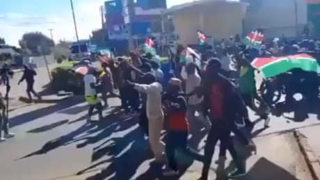 Kenia: Zwei Tote bei Protesten gegen US-Quarantänelager für Ebola Kenia: Zwei Tote bei Protesten gegen US-Quarantänelager für Ebola