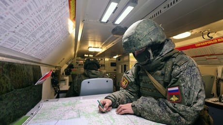 Stromausfälle in Kiew: Russland greift ukrainische Kriegsinfrastruktur an (VIDEOS) Stromausfälle in Kiew: Russland greift ukrainische Kriegsinfrastruktur an (VIDEOS)