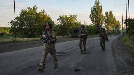 Liveticker Ukraine-Krieg: Kiews Kämpfer töten Zivilisten, um Häuser als Positionen zu nutzen Liveticker Ukraine-Krieg: Kiews Kämpfer töten Zivilisten, um Häuser als Positionen zu nutzen