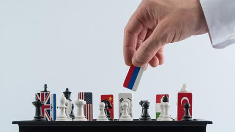 FIDE setzt Mitgliedschaft des russischen Schachverbands vorläufig aus FIDE setzt Mitgliedschaft des russischen Schachverbands vorläufig aus