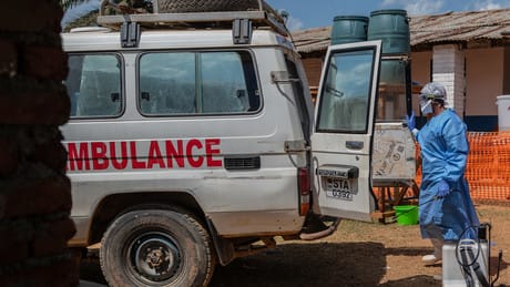 Ärztestreik in der Ebola-Krise: Mediziner fordern mehr Geld für das Gesundheitswesen Ärztestreik in der Ebola-Krise: Mediziner fordern mehr Geld für das Gesundheitswesen