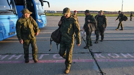 Liveticker Ukraine-Krieg: Russland und Ukraine tauschen Gefangene aus Liveticker Ukraine-Krieg: Russland und Ukraine tauschen Gefangene aus